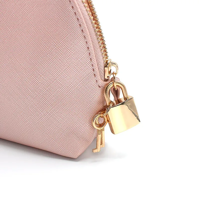 easy-love-trousse-noire-avec-cadenas-taille-m (1).webp