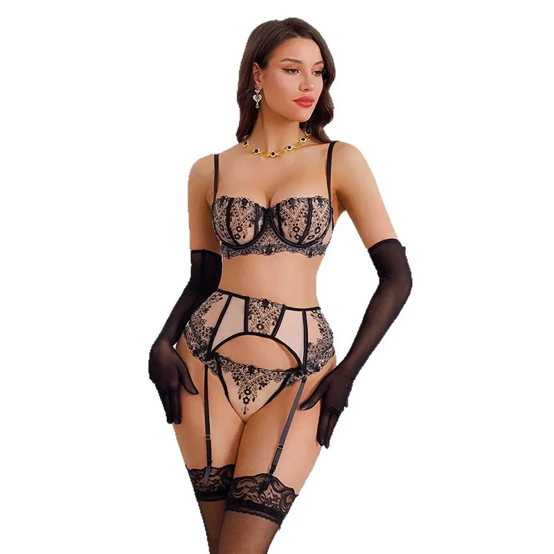 ensemble-lingerie-noir-porte-jarretelles (4).webp